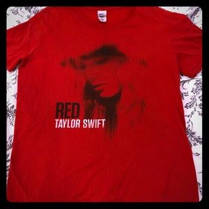Taylor Swift T-shirt